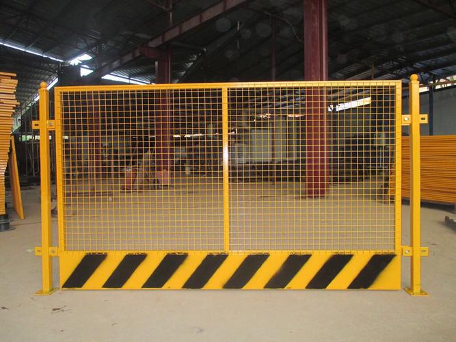 施工围挡作为施工现场的类使用到的护栏产品有哪些要求呢